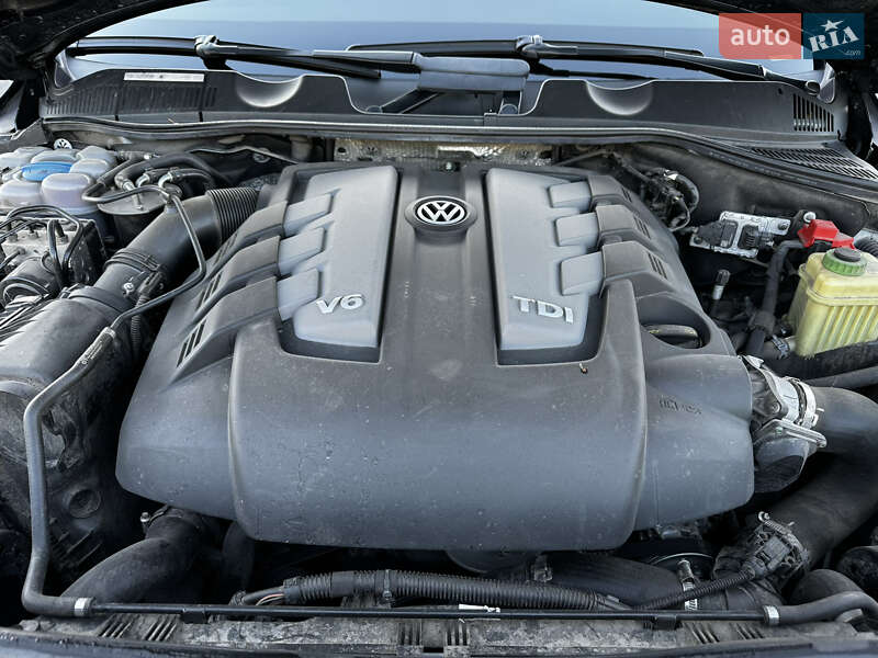 Внедорожник / Кроссовер Volkswagen Touareg 2015 в Новомосковске