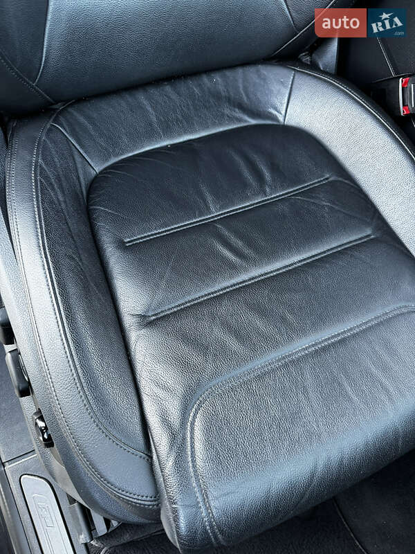 Внедорожник / Кроссовер Volkswagen Touareg 2015 в Новомосковске