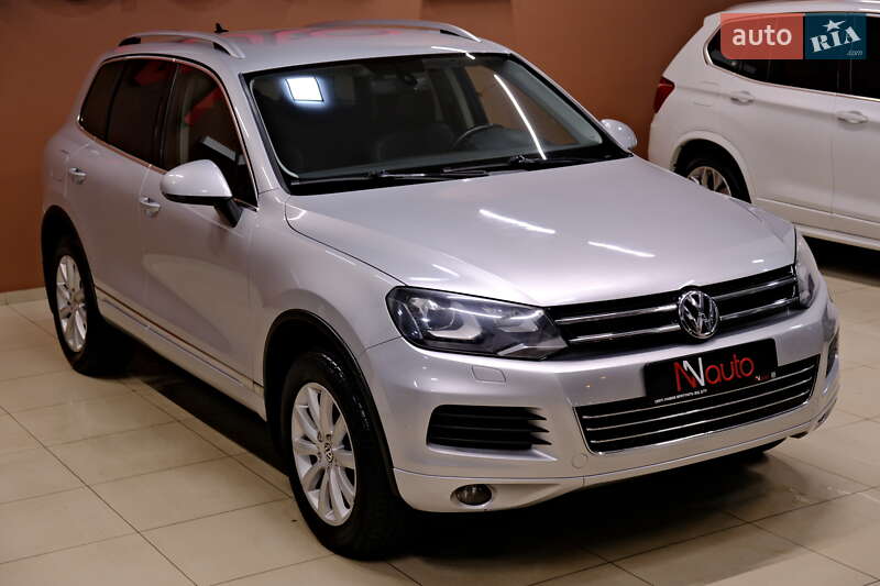 Позашляховик / Кросовер Volkswagen Touareg 2013 в Одесі
