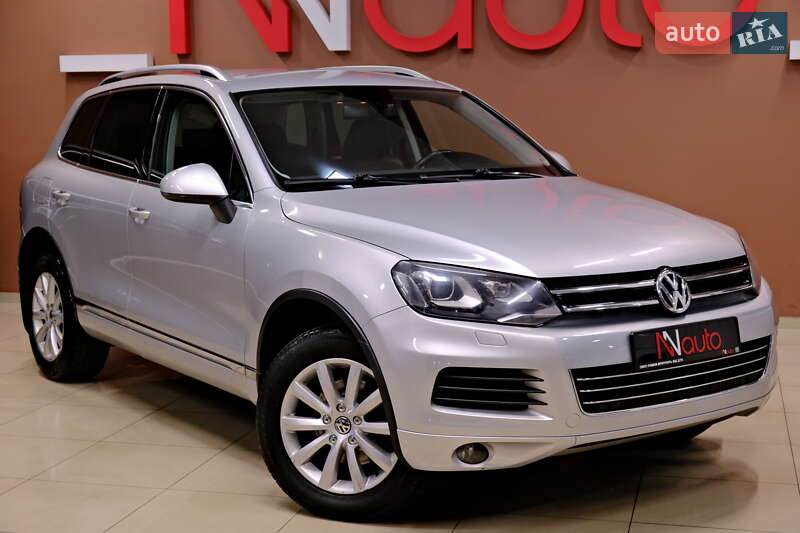 Позашляховик / Кросовер Volkswagen Touareg 2013 в Одесі
