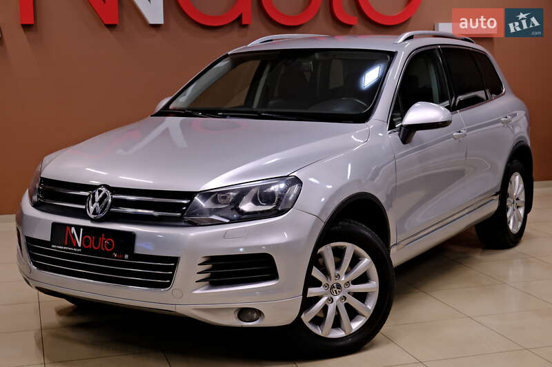 Позашляховик / Кросовер Volkswagen Touareg 2013 в Одесі
