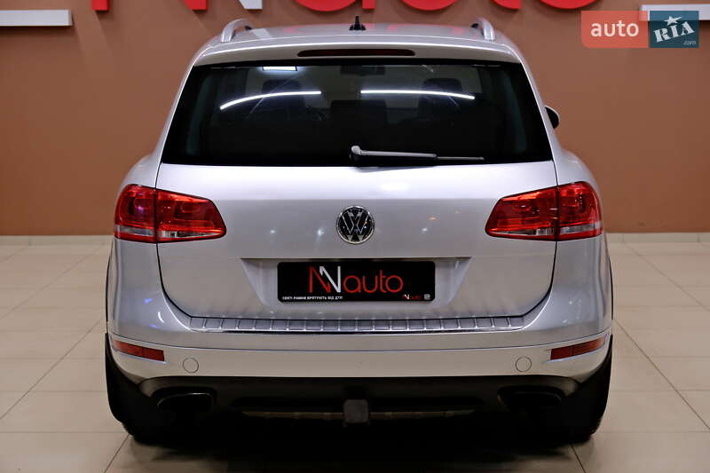 Позашляховик / Кросовер Volkswagen Touareg 2013 в Одесі