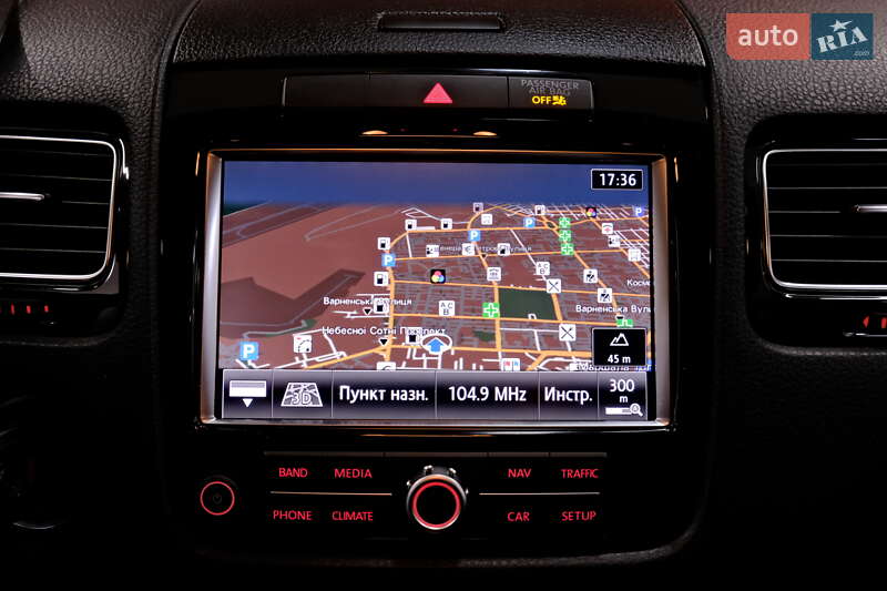 Позашляховик / Кросовер Volkswagen Touareg 2013 в Одесі