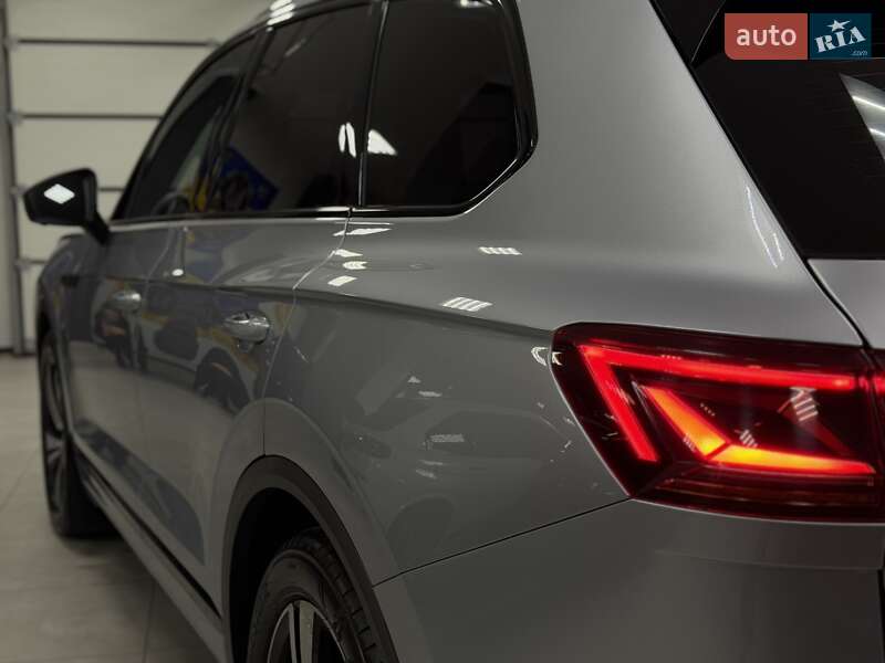 Позашляховик / Кросовер Volkswagen Touareg 2020 в Тернополі