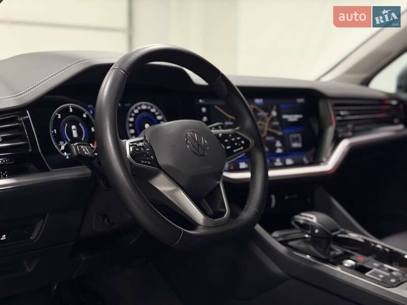 Позашляховик / Кросовер Volkswagen Touareg 2020 в Тернополі