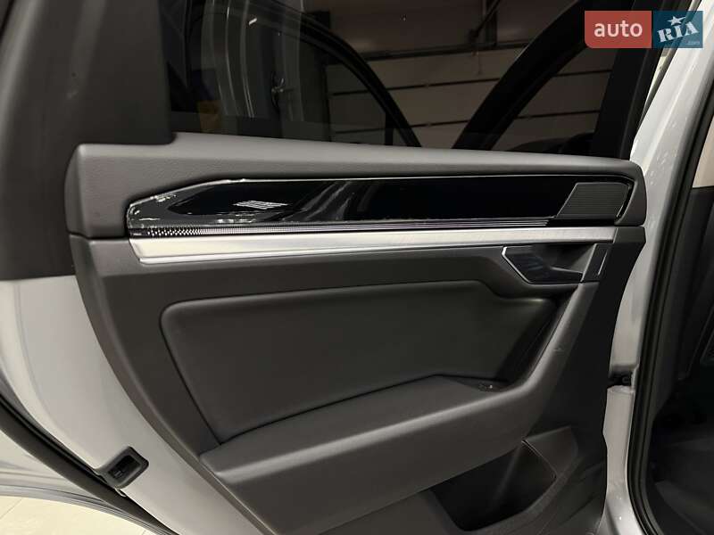 Позашляховик / Кросовер Volkswagen Touareg 2020 в Тернополі