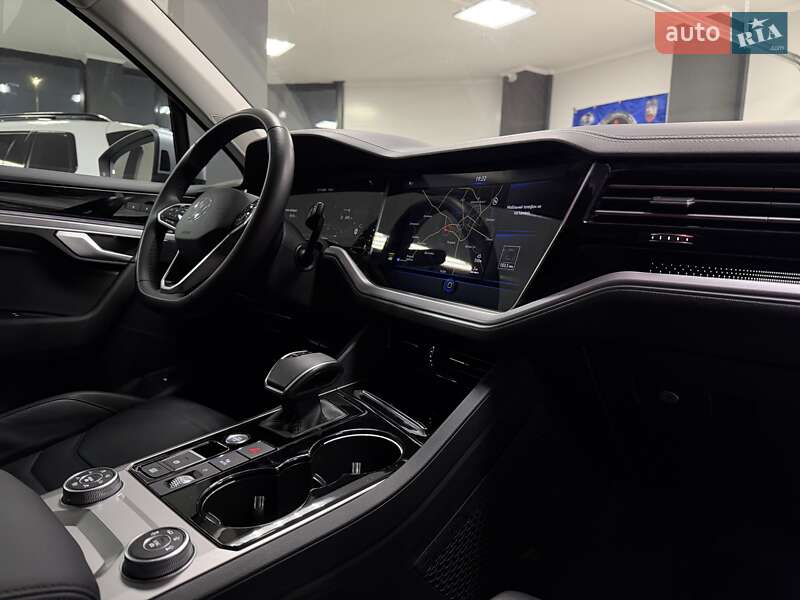 Позашляховик / Кросовер Volkswagen Touareg 2020 в Тернополі