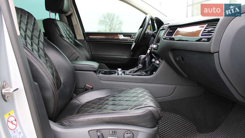 Позашляховик / Кросовер Volkswagen Touareg 2017 в Черкасах