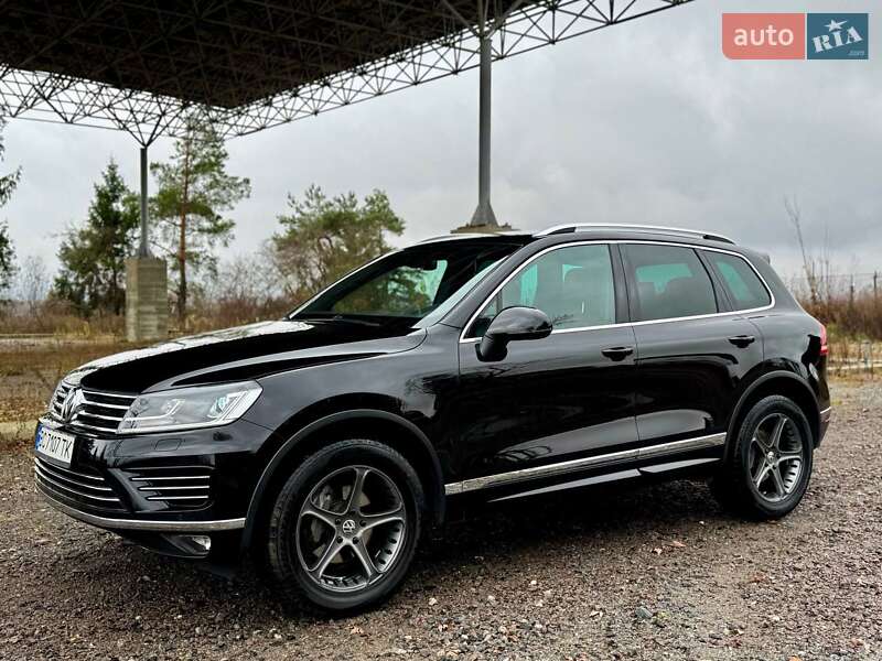 Внедорожник / Кроссовер Volkswagen Touareg 2017 в Самборе