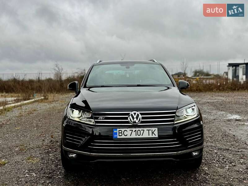 Внедорожник / Кроссовер Volkswagen Touareg 2017 в Самборе