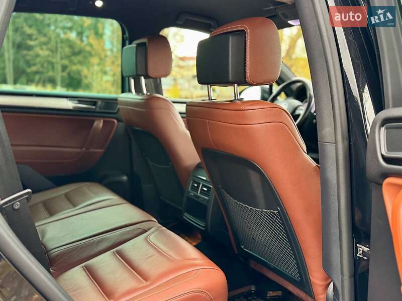 Внедорожник / Кроссовер Volkswagen Touareg 2017 в Самборе