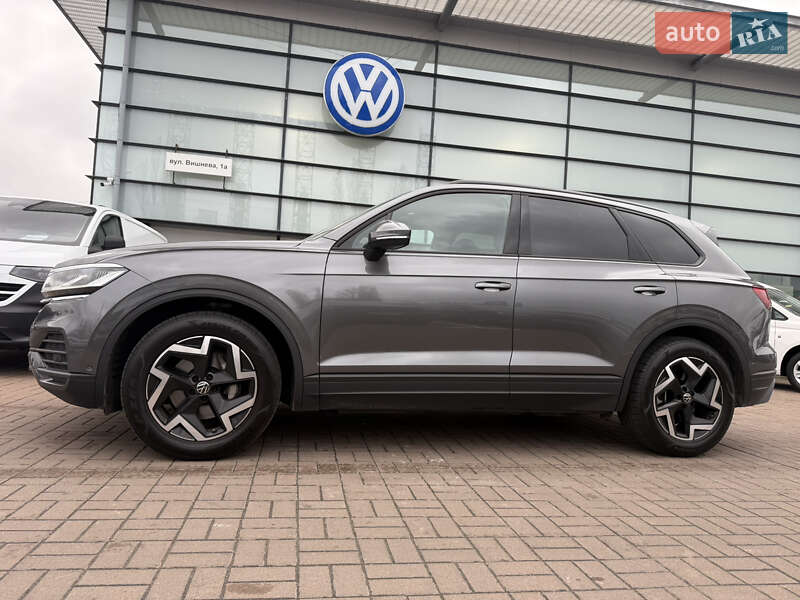 Внедорожник / Кроссовер Volkswagen Touareg 2024 в Киеве