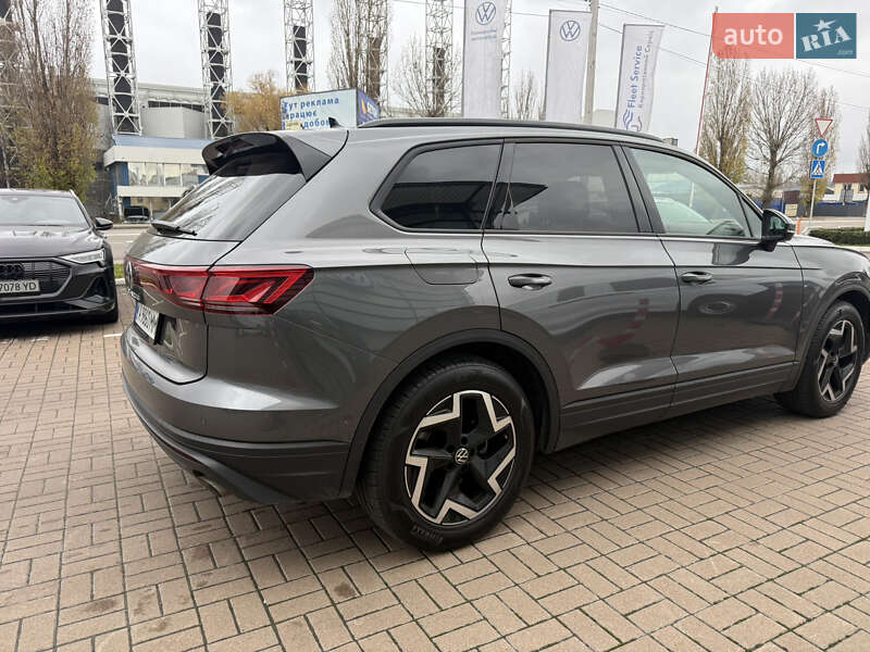 Внедорожник / Кроссовер Volkswagen Touareg 2024 в Киеве