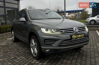 Позашляховик / Кросовер Volkswagen Touareg 2017 в Мукачевому