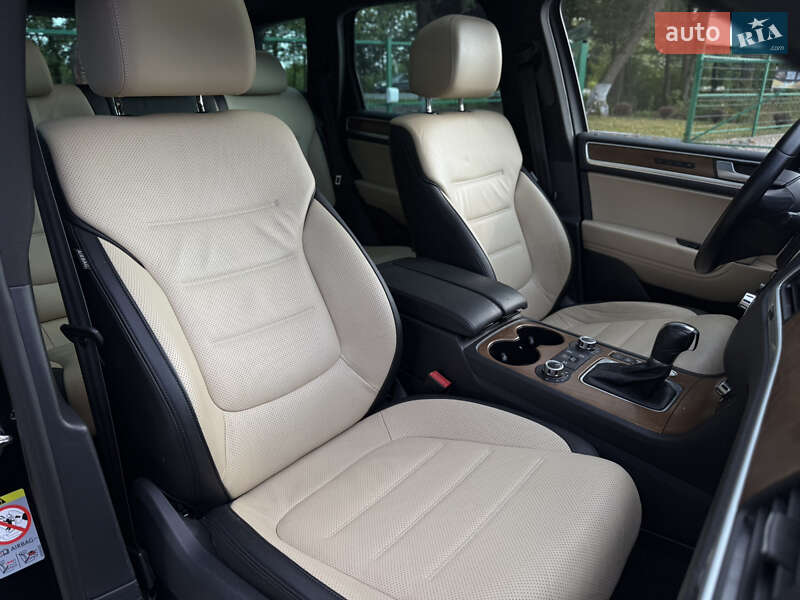 Позашляховик / Кросовер Volkswagen Touareg 2014 в Івано-Франківську