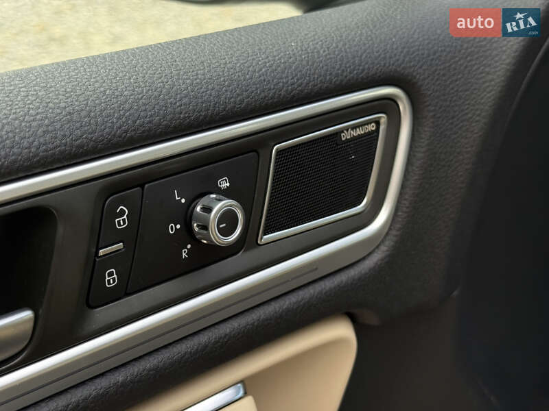 Позашляховик / Кросовер Volkswagen Touareg 2014 в Івано-Франківську