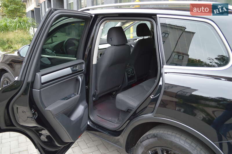 Позашляховик / Кросовер Volkswagen Touareg 2014 в Києві фото 31 Позашляховик / Кросовер Volkswagen Touareg 2014 в Києві