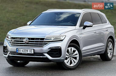 Внедорожник / Кроссовер Volkswagen Touareg 2018 в Киеве