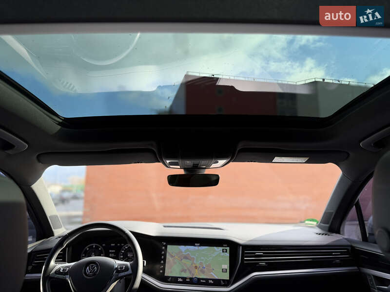Внедорожник / Кроссовер Volkswagen Touareg 2018 в Киеве фото 13 Внедорожник / Кроссовер Volkswagen Touareg 2018 в Киеве
