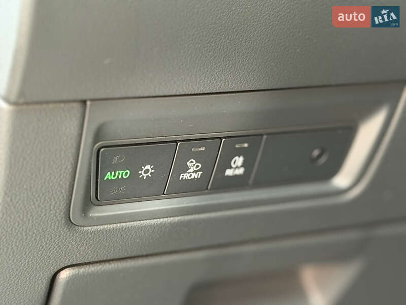 Внедорожник / Кроссовер Volkswagen Touareg 2018 в Киеве фото 17 Внедорожник / Кроссовер Volkswagen Touareg 2018 в Киеве