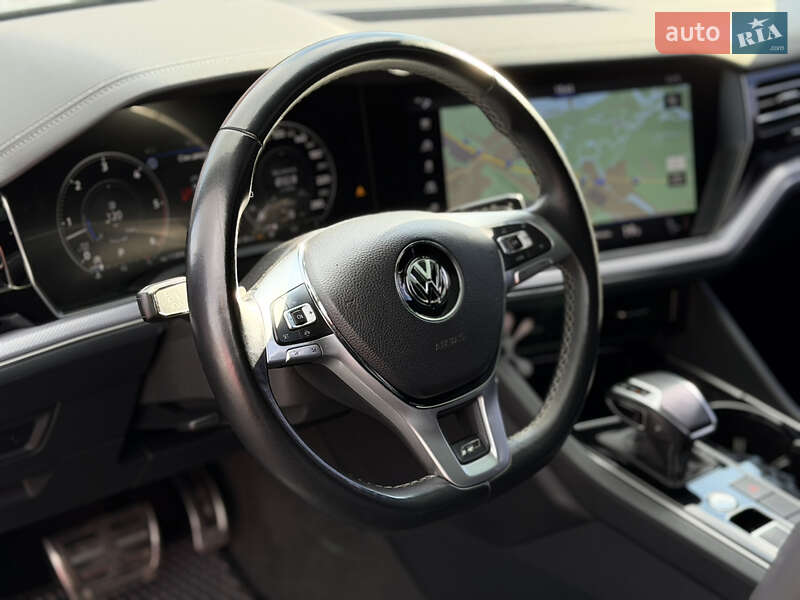 Внедорожник / Кроссовер Volkswagen Touareg 2018 в Киеве фото 26 Внедорожник / Кроссовер Volkswagen Touareg 2018 в Киеве