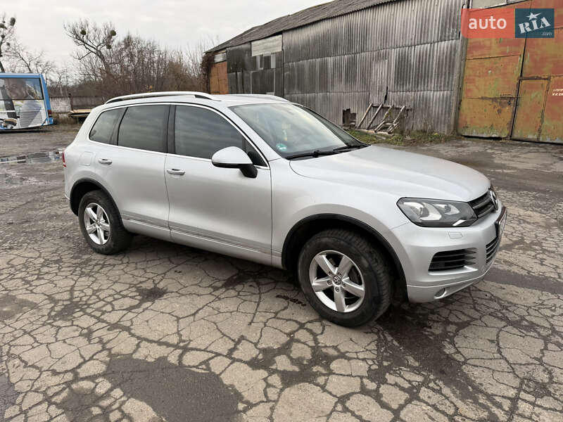 Внедорожник / Кроссовер Volkswagen Touareg 2013 в Брацлаве