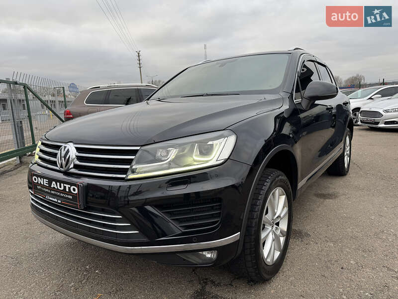 Внедорожник / Кроссовер Volkswagen Touareg 2017 в Киеве