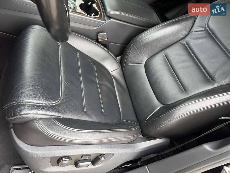 Внедорожник / Кроссовер Volkswagen Touareg 2017 в Киеве