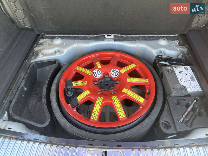 Внедорожник / Кроссовер Volkswagen Touareg 2013 в Запорожье