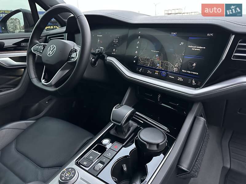 Внедорожник / Кроссовер Volkswagen Touareg 2021 в Киеве