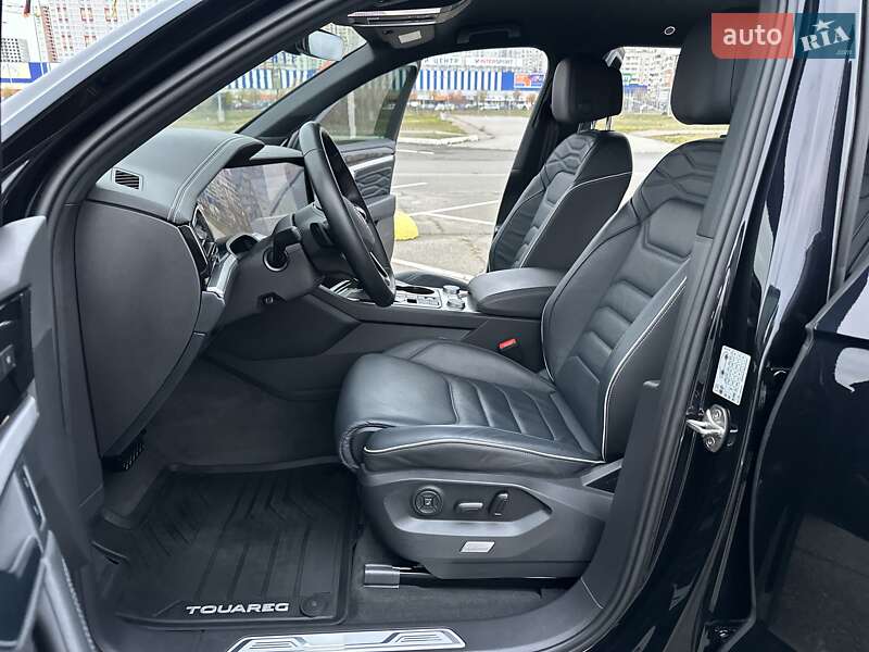 Внедорожник / Кроссовер Volkswagen Touareg 2021 в Киеве