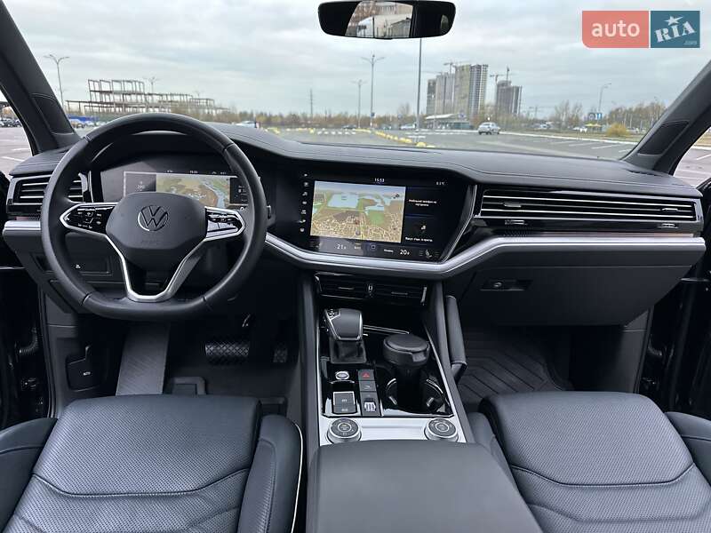 Внедорожник / Кроссовер Volkswagen Touareg 2021 в Киеве