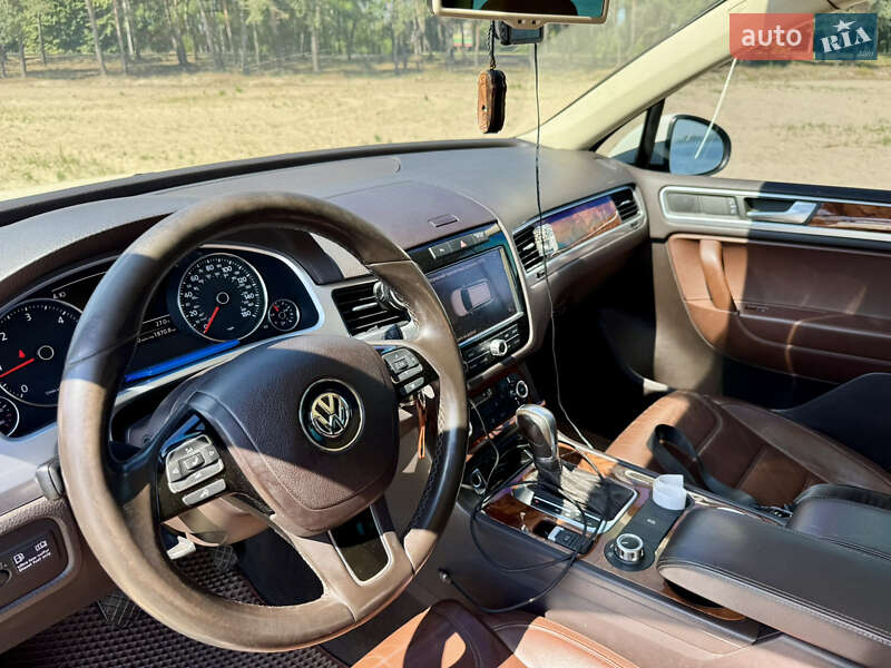 Внедорожник / Кроссовер Volkswagen Touareg 2011 в Черкассах фото 3 Внедорожник / Кроссовер Volkswagen Touareg 2011 в Черкассах