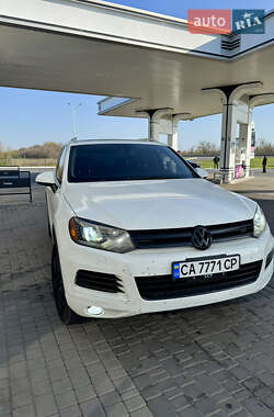 Внедорожник / Кроссовер Volkswagen Touareg 2011 в Черкассах