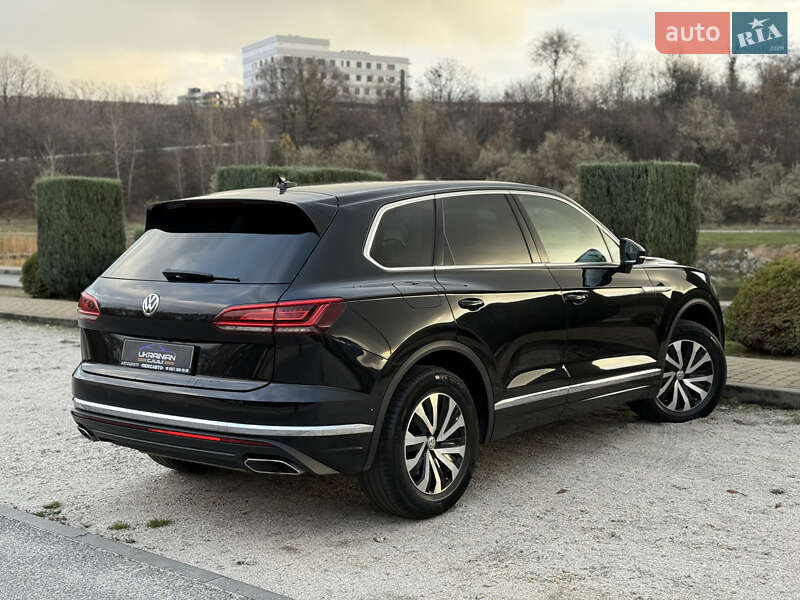 Внедорожник / Кроссовер Volkswagen Touareg 2018 в Днепре фото 10 Внедорожник / Кроссовер Volkswagen Touareg 2018 в Днепре