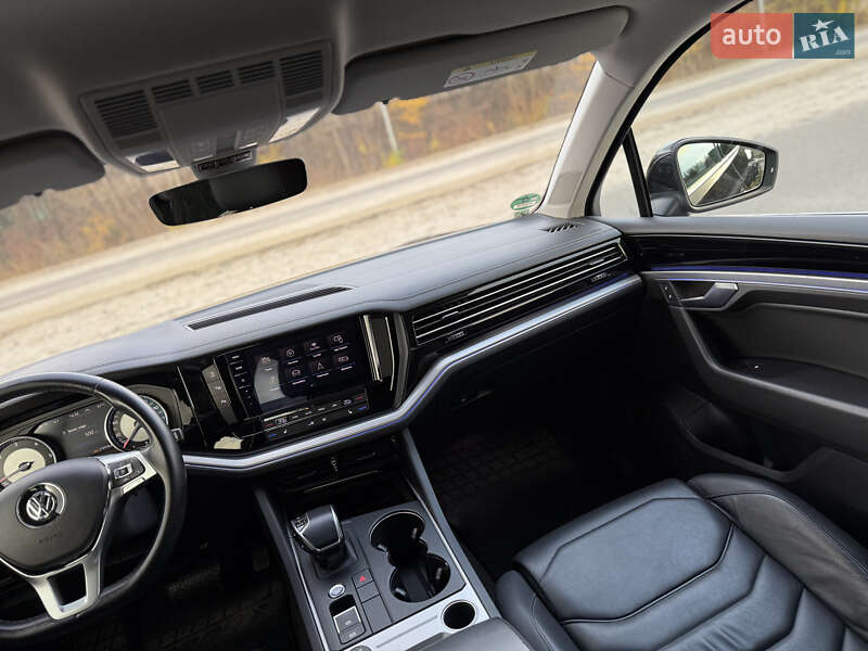 Внедорожник / Кроссовер Volkswagen Touareg 2018 в Днепре фото 19 Внедорожник / Кроссовер Volkswagen Touareg 2018 в Днепре