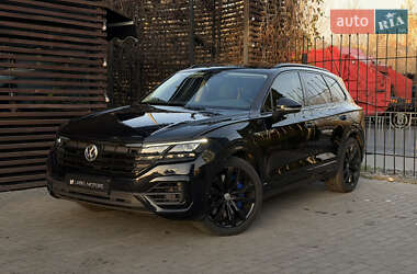 Позашляховик / Кросовер Volkswagen Touareg 2020 в Києві