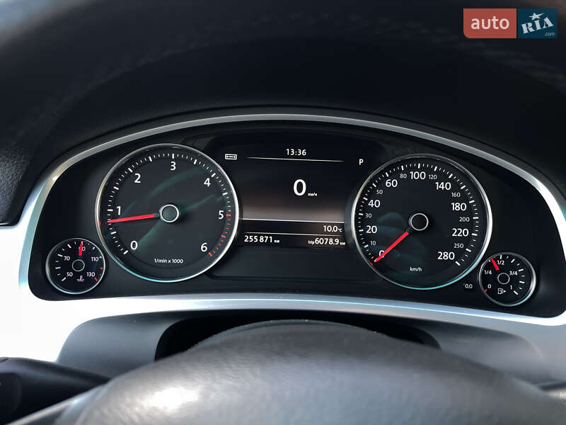 Позашляховик / Кросовер Volkswagen Touareg 2013 в Києві фото 21 Позашляховик / Кросовер Volkswagen Touareg 2013 в Києві