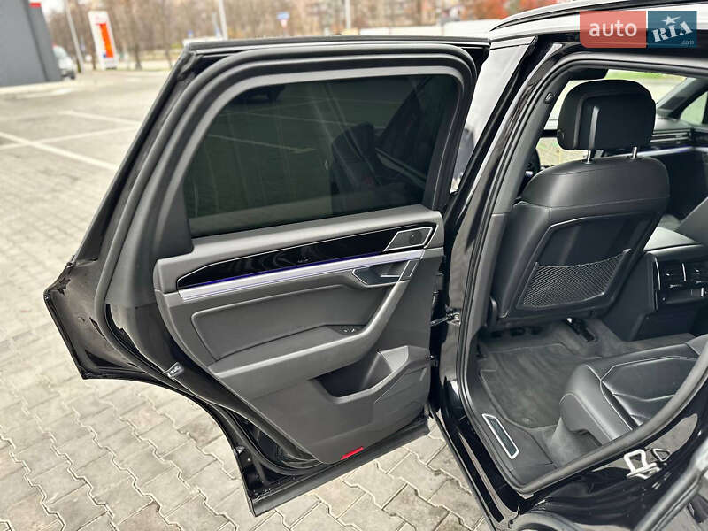 Внедорожник / Кроссовер Volkswagen Touareg 2019 в Кривом Роге