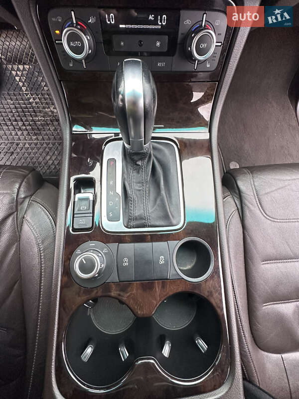 Внедорожник / Кроссовер Volkswagen Touareg 2010 в Киеве фото 36 Внедорожник / Кроссовер Volkswagen Touareg 2010 в Киеве