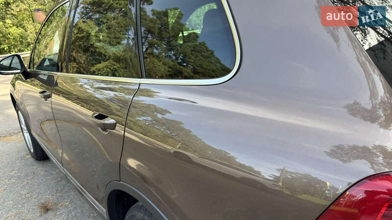 Внедорожник / Кроссовер Volkswagen Touareg 2012 в Киеве фото 10 Внедорожник / Кроссовер Volkswagen Touareg 2012 в Киеве