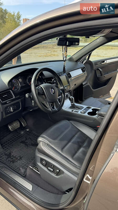 Внедорожник / Кроссовер Volkswagen Touareg 2012 в Киеве фото 19 Внедорожник / Кроссовер Volkswagen Touareg 2012 в Киеве