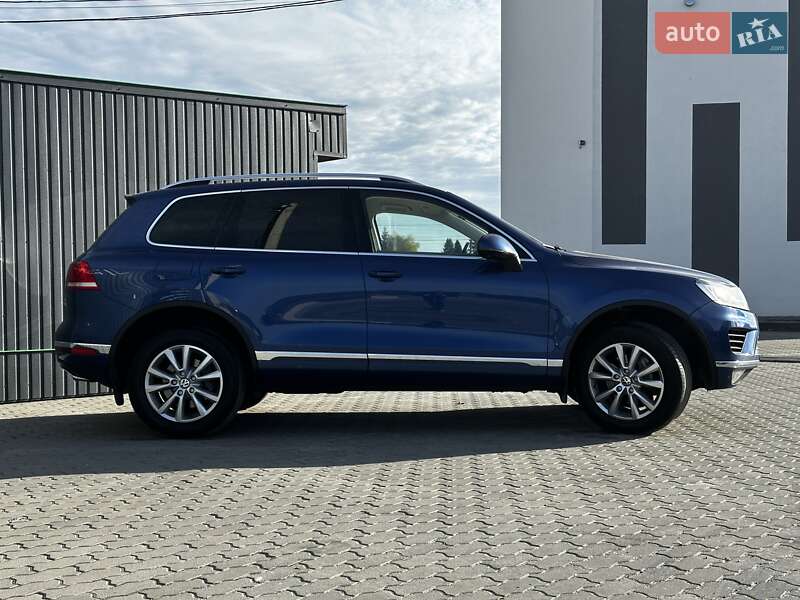 Внедорожник / Кроссовер Volkswagen Touareg 2014 в Львове