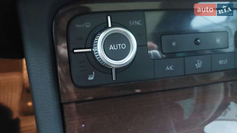 Внедорожник / Кроссовер Volkswagen Touareg 2015 в Киеве фото 21 Внедорожник / Кроссовер Volkswagen Touareg 2015 в Киеве