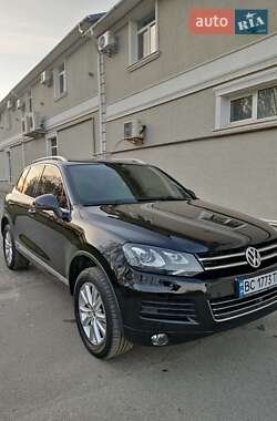 Позашляховик / Кросовер Volkswagen Touareg 2012 в Львові