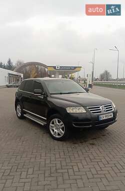 Позашляховик / Кросовер Volkswagen Touareg 2005 в Гребінках