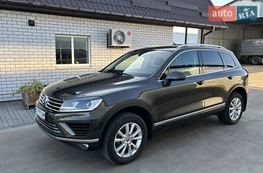 Позашляховик / Кросовер Volkswagen Touareg 2017 в Глобиному