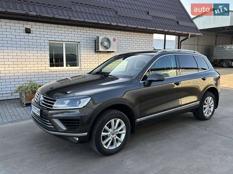 Внедорожник / Кроссовер Volkswagen Touareg 2017 в Глобине