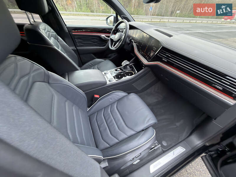 Внедорожник / Кроссовер Volkswagen Touareg 2022 в Ковеле