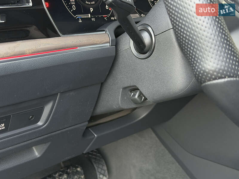 Внедорожник / Кроссовер Volkswagen Touareg 2022 в Ковеле